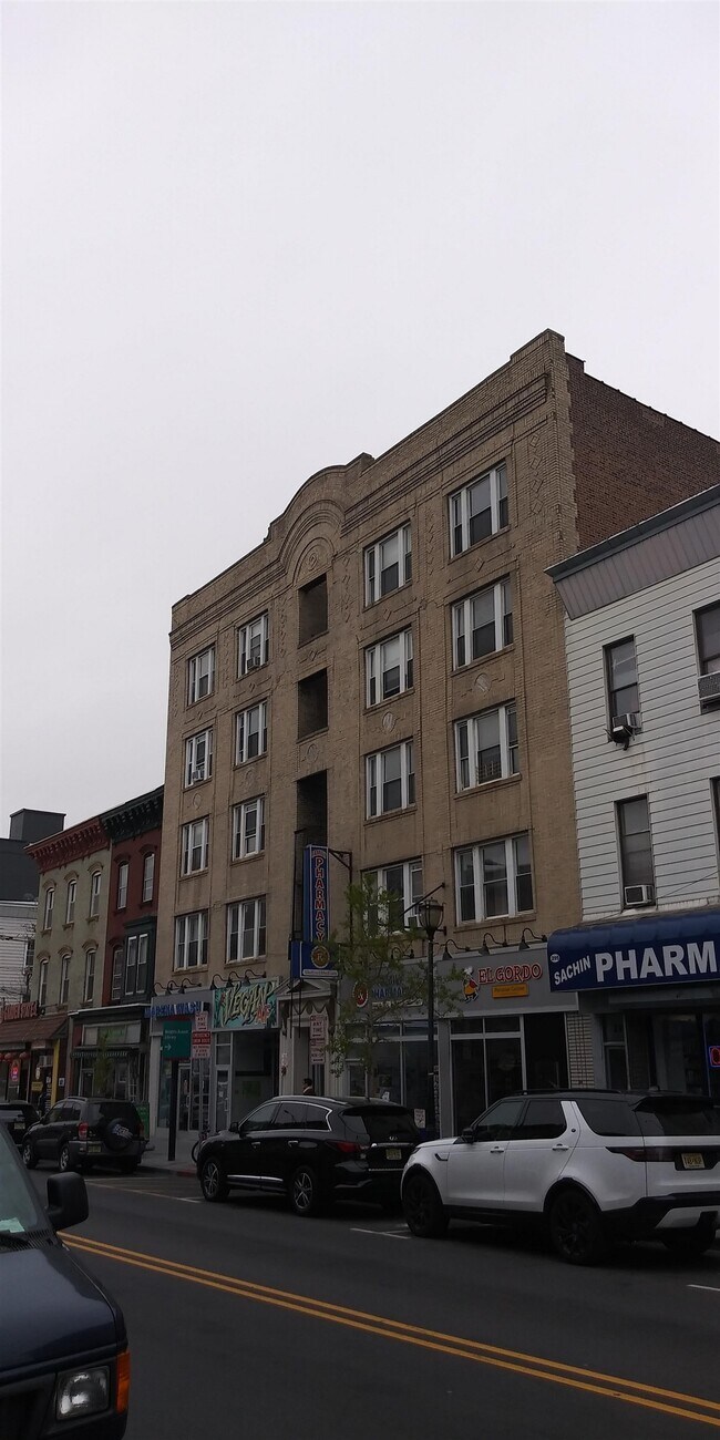 Building Photo - 291 Central Ave