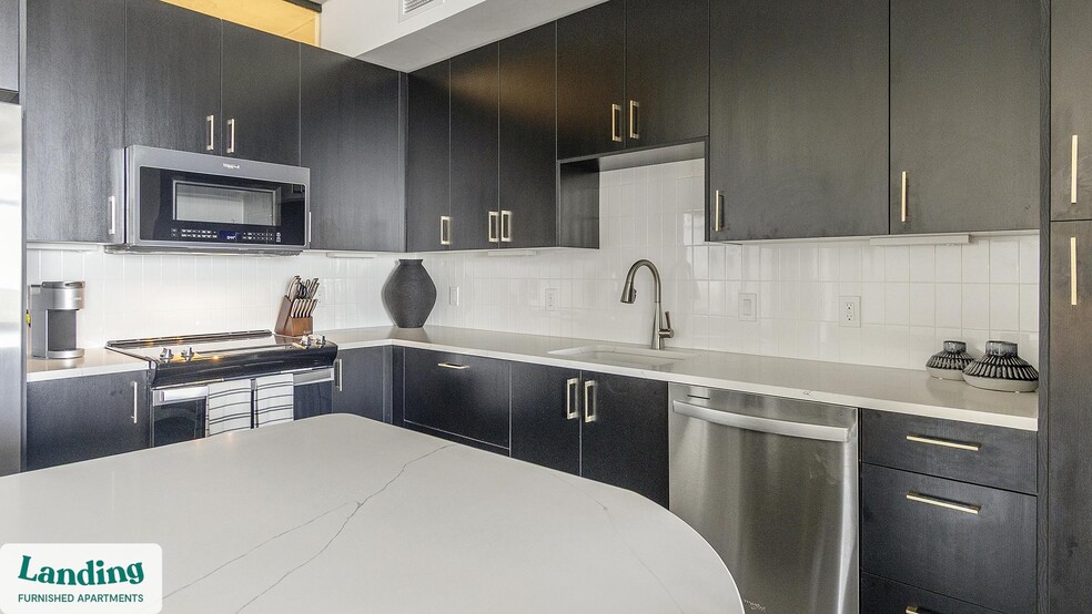 Building Photo - 221 Main St N