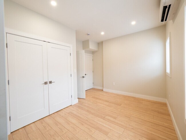 Building Photo - 20 Winslow Rd