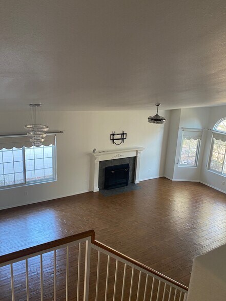 Building Photo - 5028 W Hurston Dr