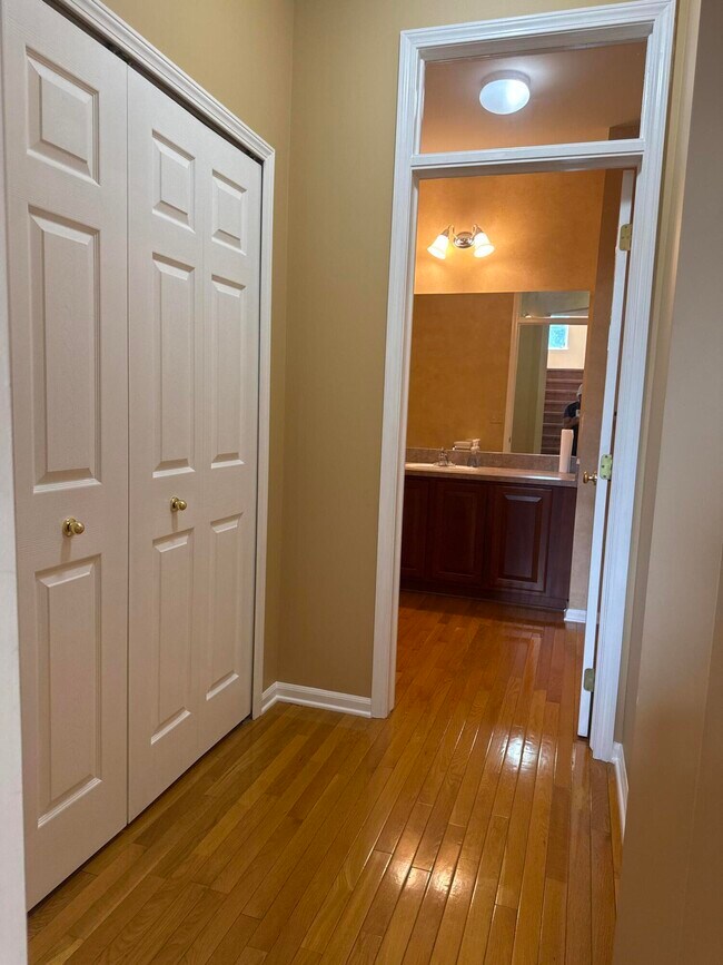 Building Photo - 37572 Newburgh Park Cir
