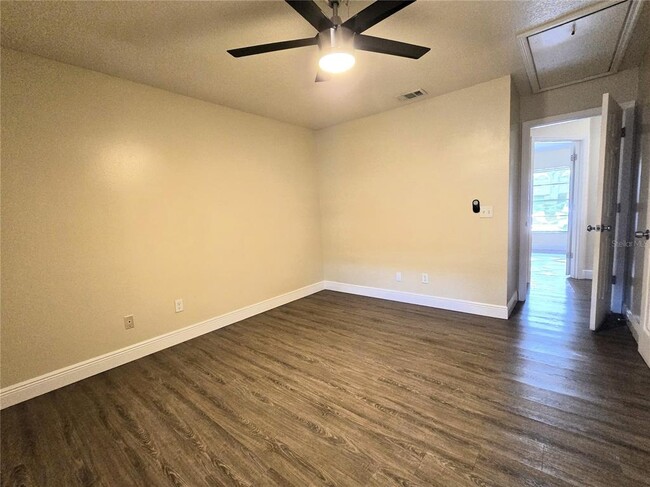 Building Photo - 2913 Duchess Oak Ct