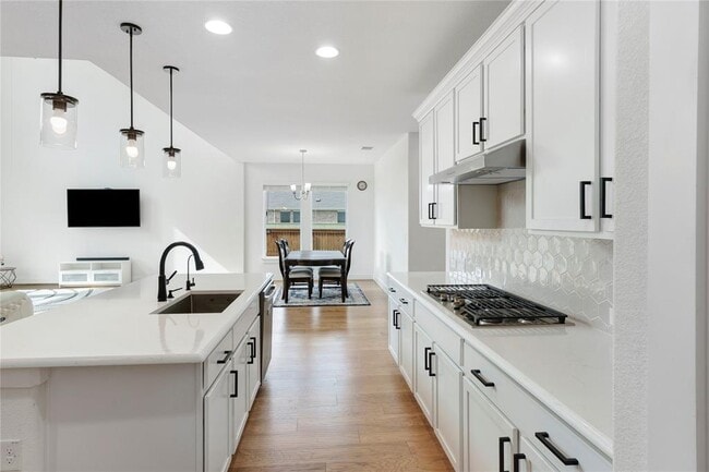 Building Photo - 300 Hollister Dr