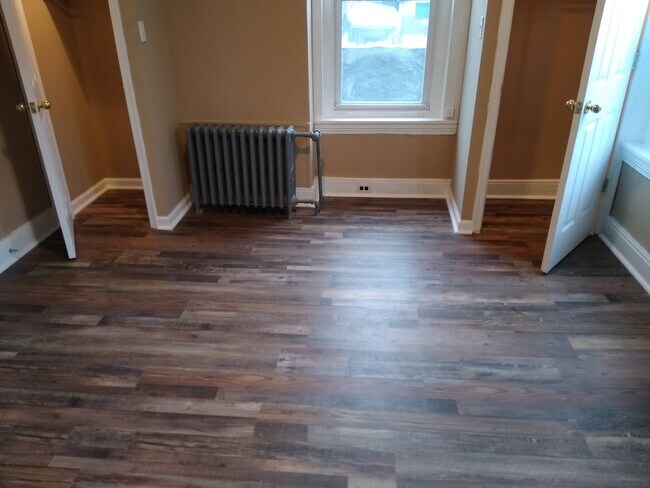 Building Photo - 216 E Ashmead St