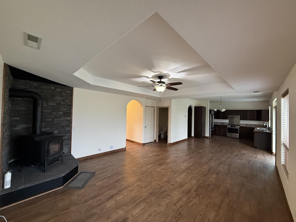 Building Photo - 3420 W Pescador Dr