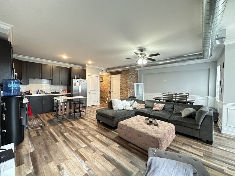 Building Photo - 4117 S Michigan Ave