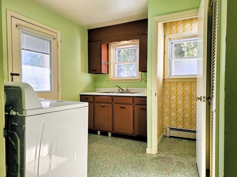 Building Photo - 334 Wissler Rd