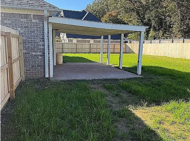 Building Photo - 1481 Middle School Rd