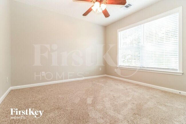 Building Photo - 4006 Maple Ridge Ln NW