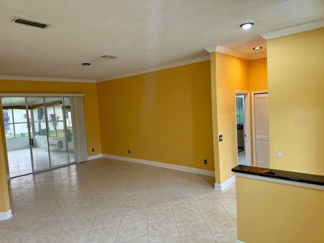 Building Photo - 3520 Ocita Dr