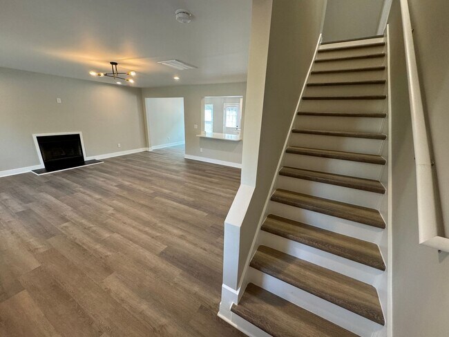 Building Photo - Fully Updated 4 Bedroom Home in Raleigh