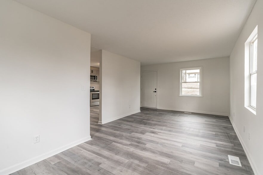 Building Photo - 724 Sylvan