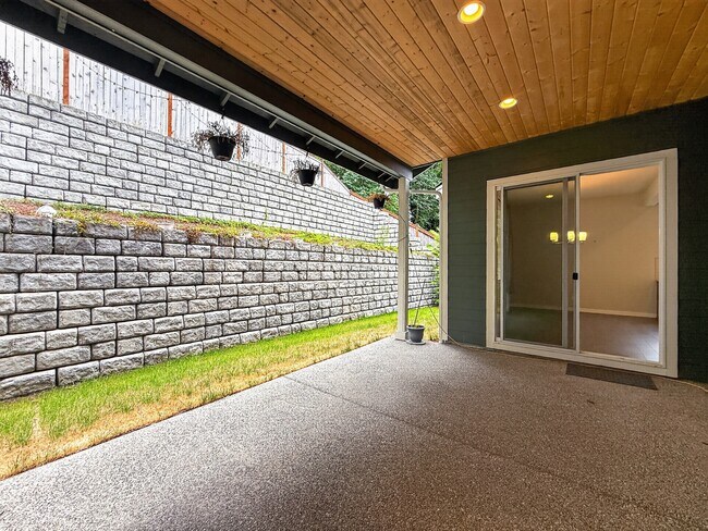 Building Photo - 15249 NE Woodland Pl