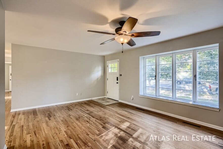 Building Photo - 1722 Tesla Dr