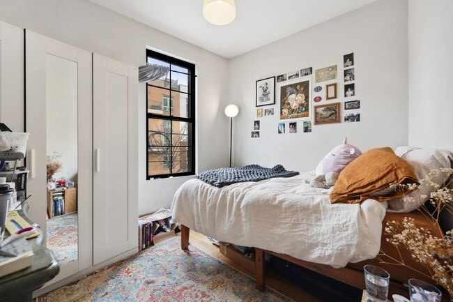 Building Photo - KINGSLAND AVENUE