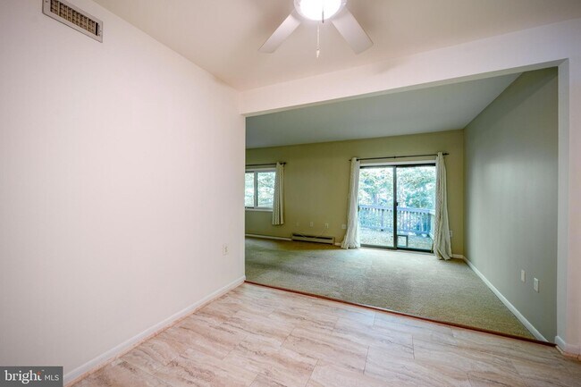 Building Photo - 2455 Pyrenees Ct