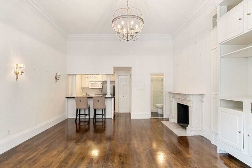 Building Photo - 271 Beacon St