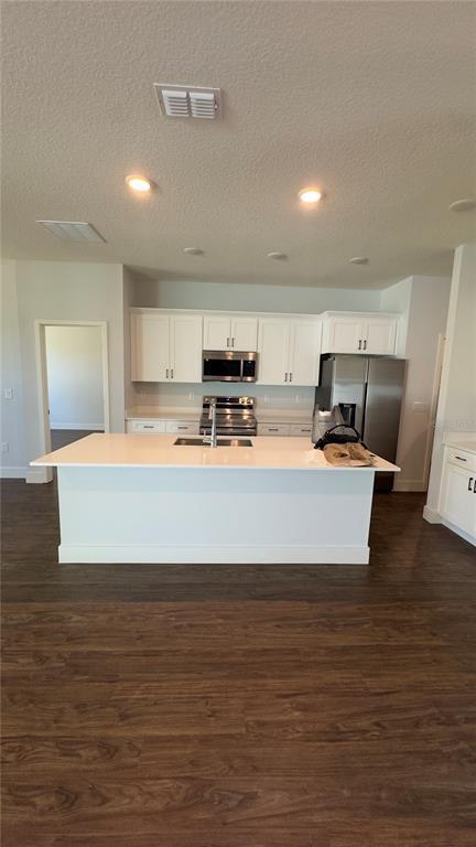 Building Photo - 98 Birchwood Dr