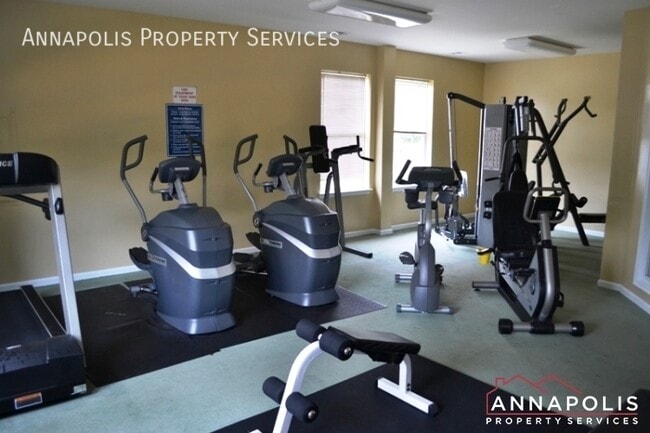 Building Photo - 544 Francis Nicholson Way