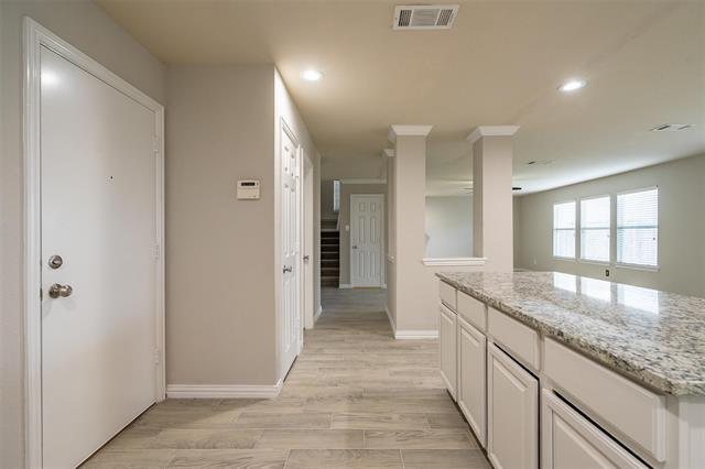 Building Photo - 1528 Canary Dr