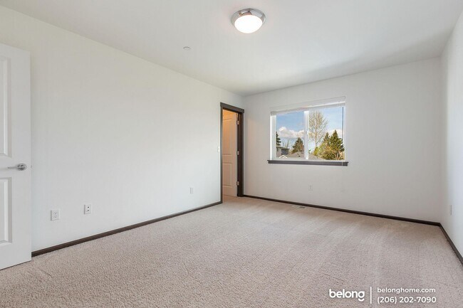 Building Photo - 12010 27th Ct S