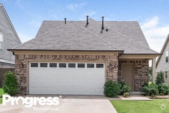 Building Photo - 9849 White Poplar Dr