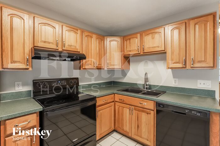 Building Photo - 924 Axlewood Cir