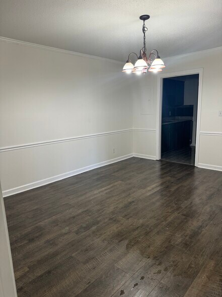 Dining room - 146 Rue Fontaine