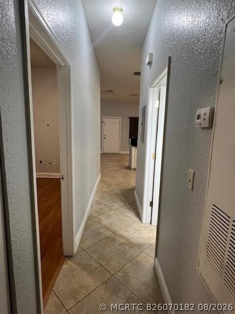 Building Photo - 5811 La Costa Dr