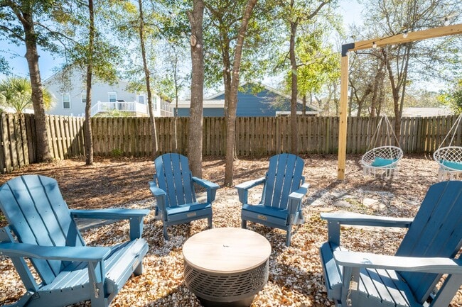 Building Photo - Seashell Cove @ 148 NE 13th St