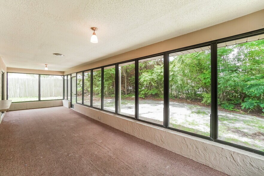 Building Photo - 13081 Hanley Dr