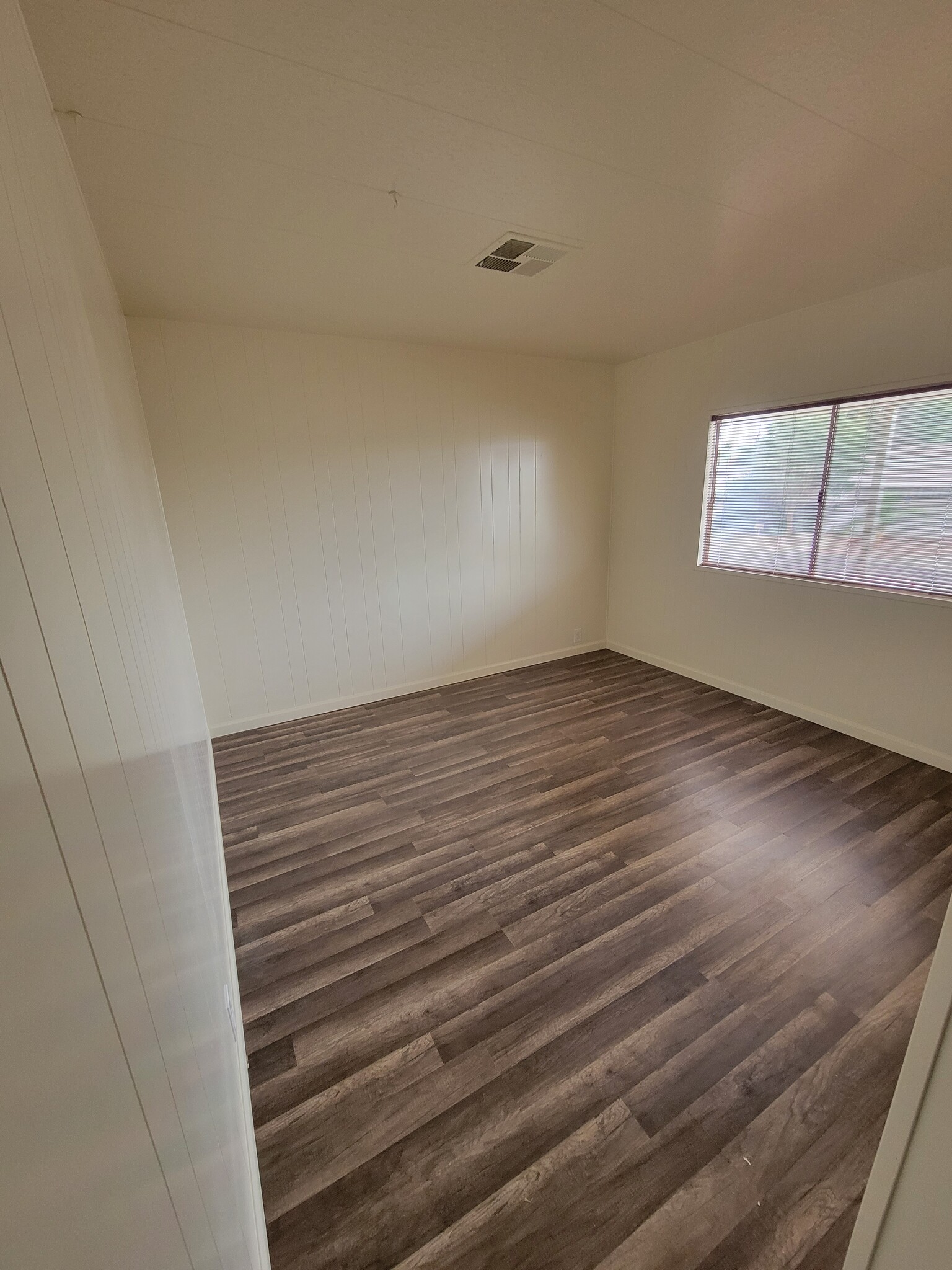 Building Photo - 14968 Vinehill St