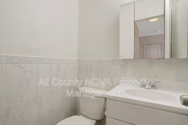 Building Photo - 3353 Ardley Ct