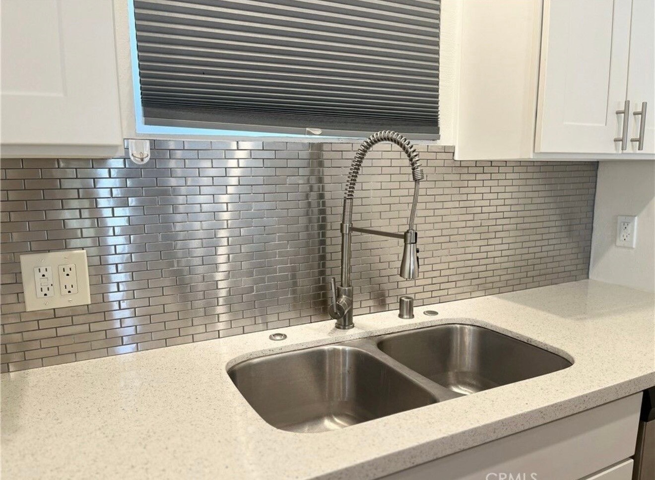 Building Photo - 6255 Woodman Ave