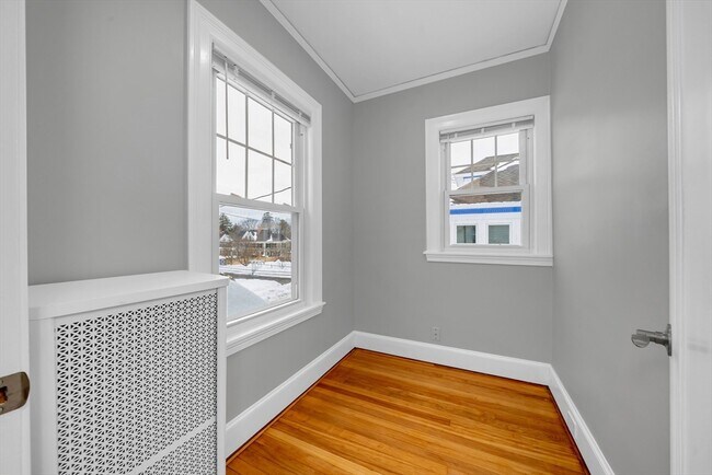 Building Photo - 28 Richardson Ave