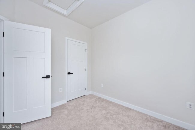 Building Photo - 1328 Trestle Dr