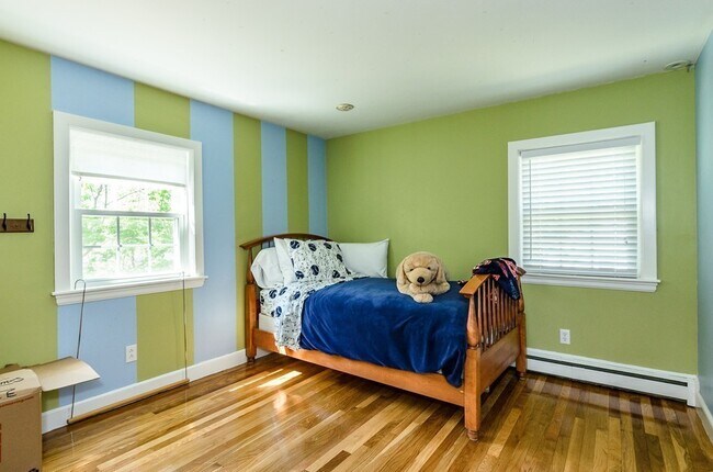 Building Photo - 76 Adams St