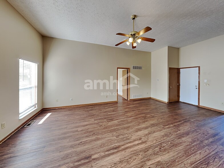 Building Photo - 7181 Candlestone Dr