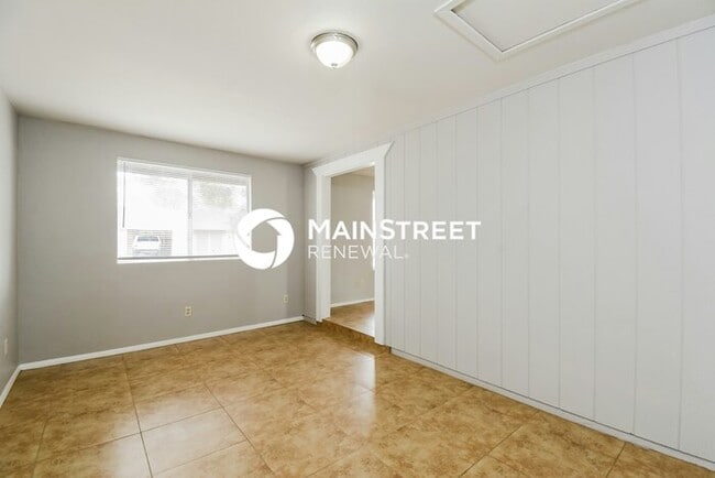 Building Photo - 2 Bedroom Pet-Friendly Home in Tucson, AZ with Main Street Renewal