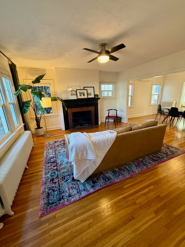 Building Photo - 3532 Humboldt Ave S