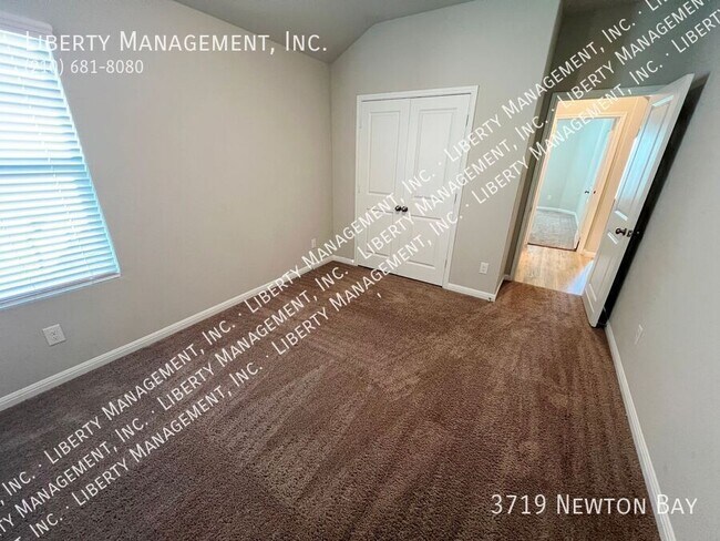 Building Photo - 3719 Newton Bay