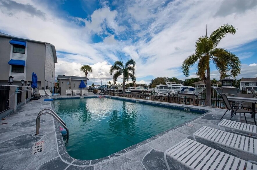 Pool and boat slips - 745 Pinellas Bayway S