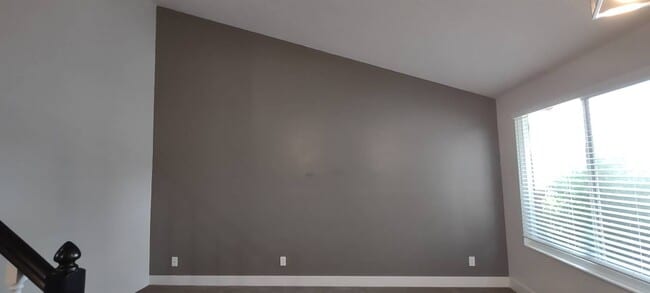 Building Photo - Charming Layton Home