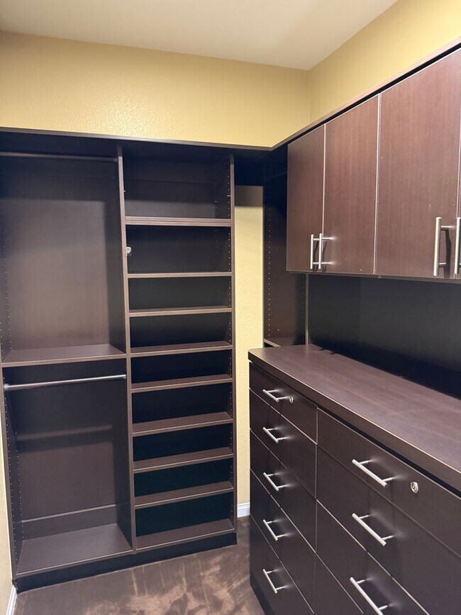 Building Photo - Magnificent Home Located In Guard Gated Tuscany!