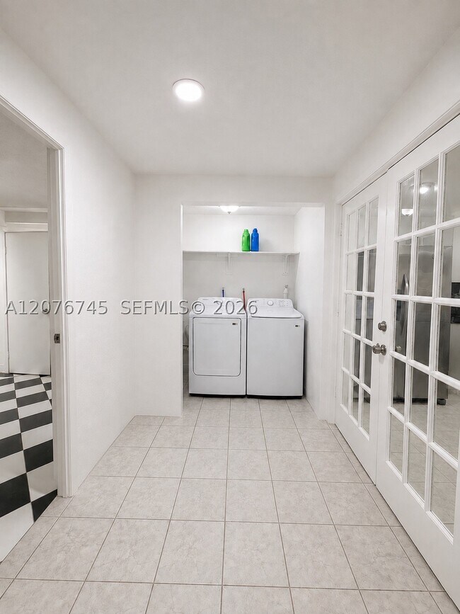 Building Photo - 3011 SW 117th Ct