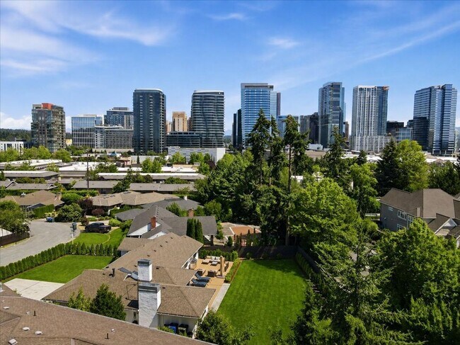 Building Photo - 3Bd/2Ba Bellevue Home