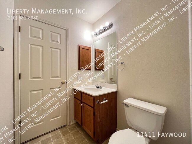 Building Photo - Single story home in the gated Heights at ...