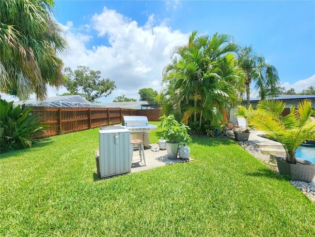 Building Photo - 11645 Oxford St