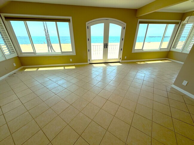 Building Photo - 1319 E Seal Way