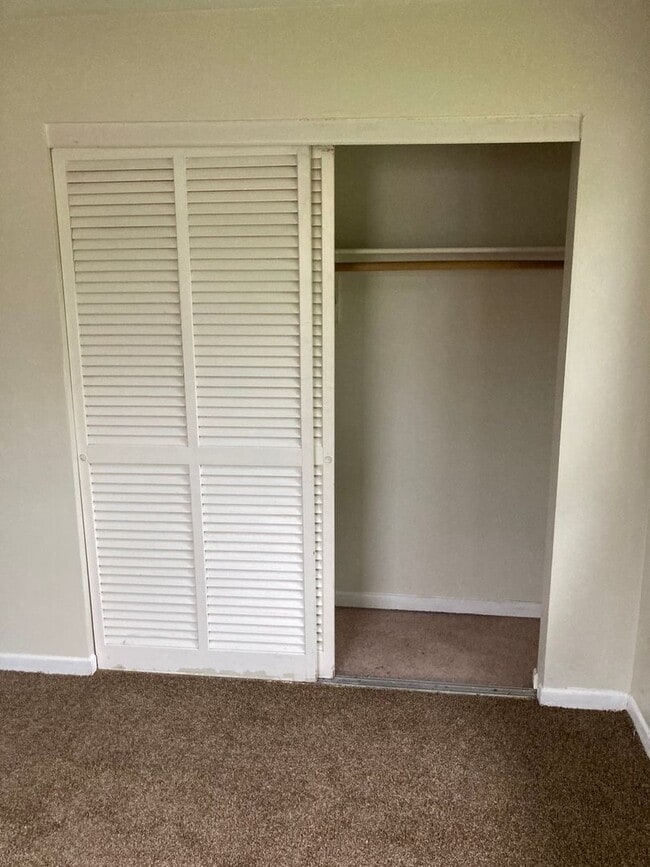 Building Photo - 2 Bed 2 Bath Home | Carport | Fenced Yard ...